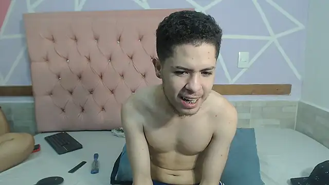 Stripchat sex cam oriani_logan