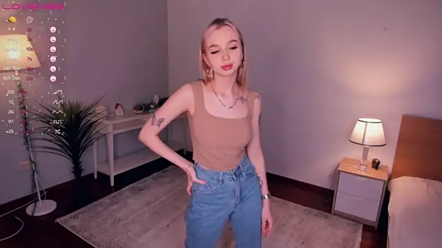 Stripchat sex cam SueGreen