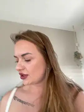 Stripchat sex cam ElenaRebelle