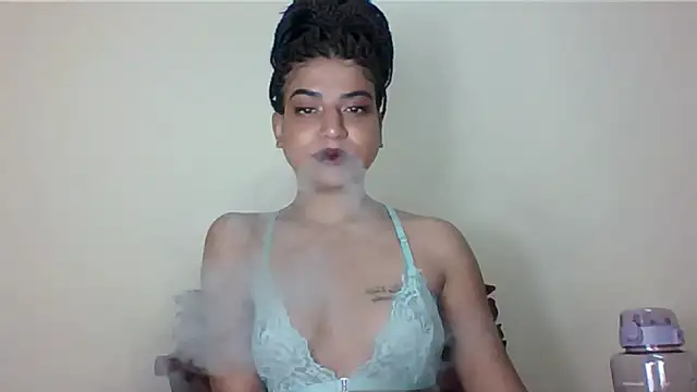 Stripchat sex cam its_Saraaa