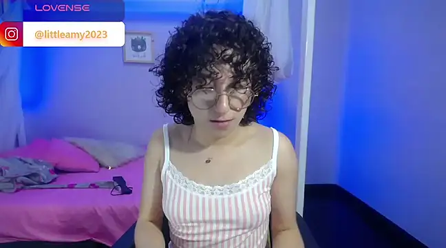 Stripchat sex cam little__amy_